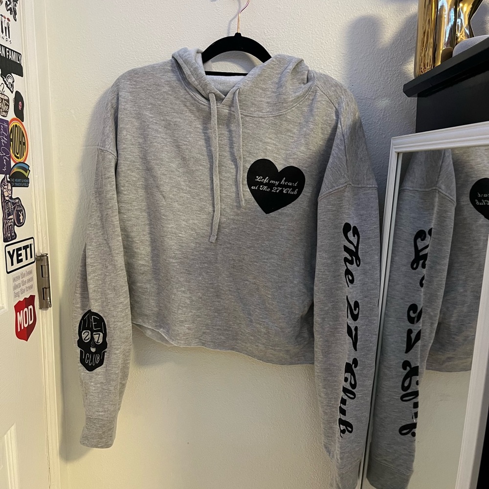 27 club cropped hoodie